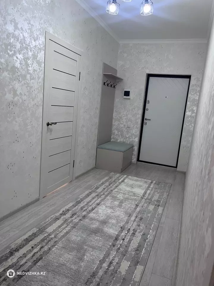 2-комнатная квартира, этаж 8 из 9, 60 м², На длительный срок, фотография 2
