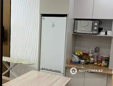 2-комнатная квартира, этаж 1 из 9, 40 м², На длительный срок