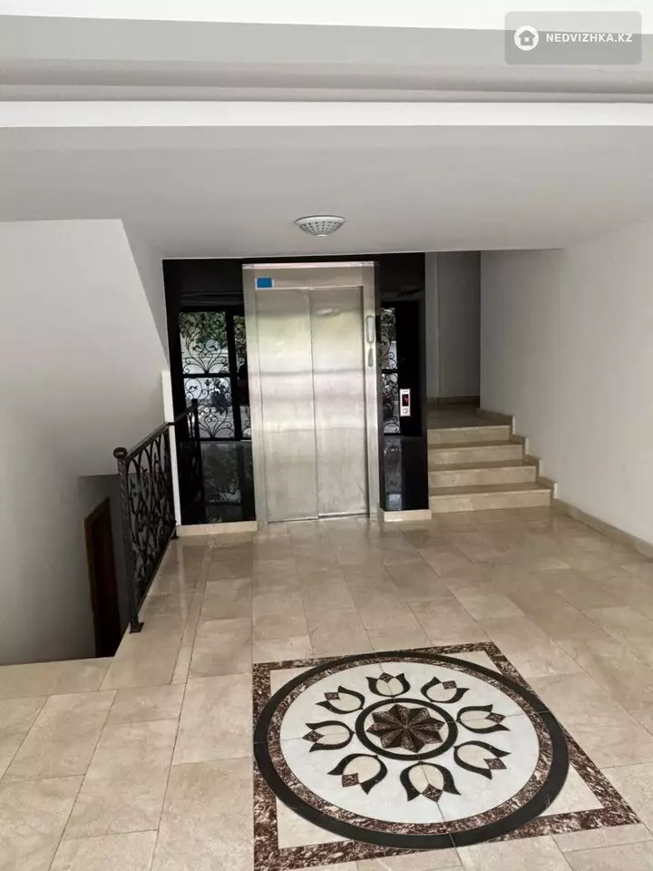 2-комнатная квартира, этаж 2 из 8, 68 м², фотография 2