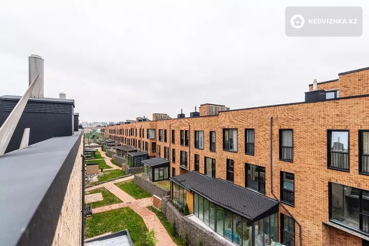 3-комнатная квартира, этаж 3 из 3, 117 м², фотография 4