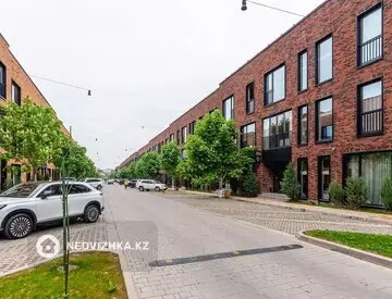 3-комнатная квартира, этаж 3 из 3, 117 м², миниатюра 5