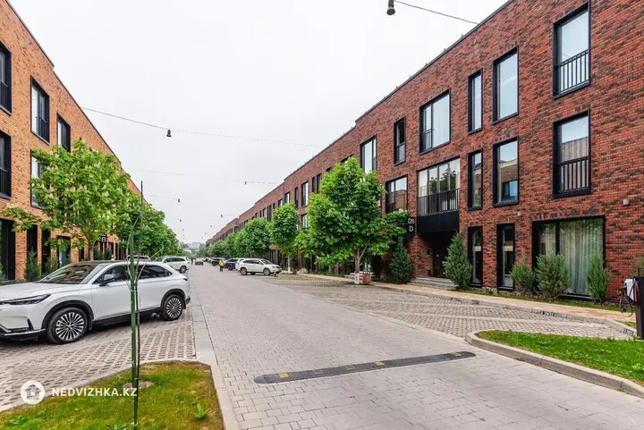 3-комнатная квартира, этаж 3 из 3, 117 м², фотография 5
