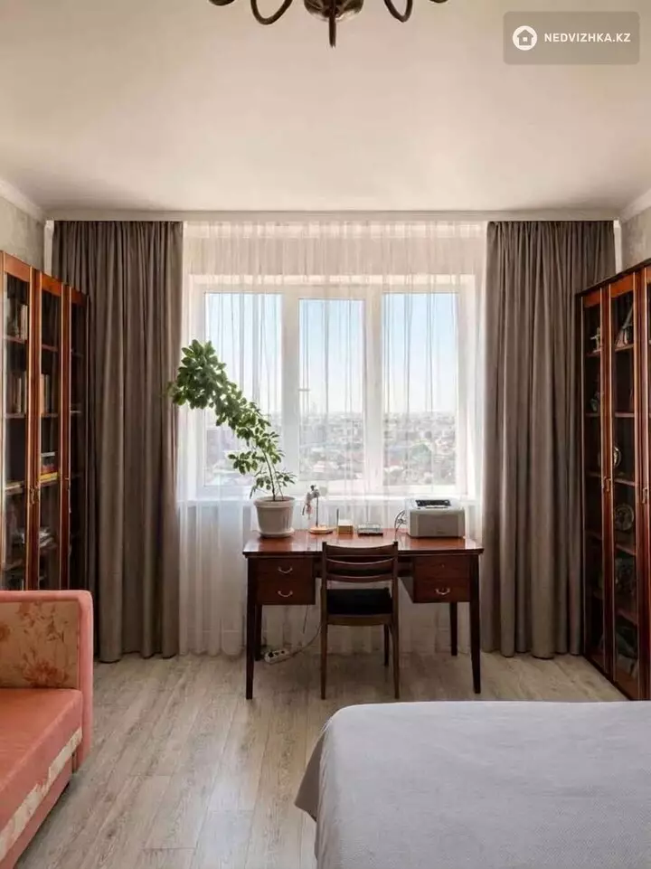 3-комнатная квартира, этаж 15 из 16, 132 м²