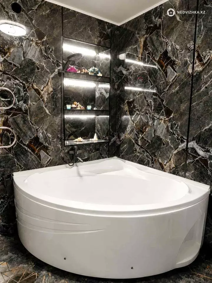 3-комнатная квартира, этаж 15 из 16, 132 м², фотография 3