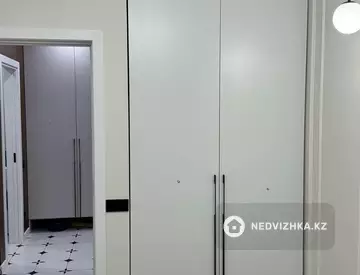 2-комнатная квартира, этаж 1 из 9, 40 м², На длительный срок