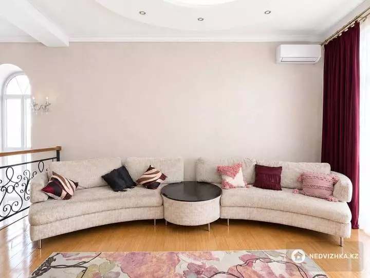 5-комнатный дом, 7 соток, 320 м², фотография 2