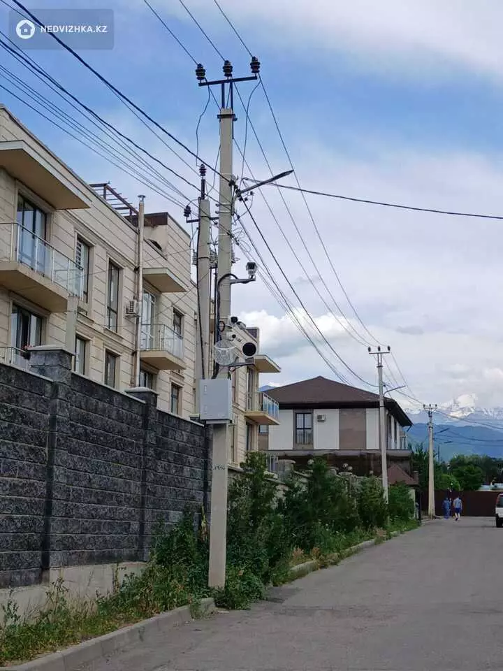 2-комнатная квартира, этаж 3 из 3, 58 м², фотография 3