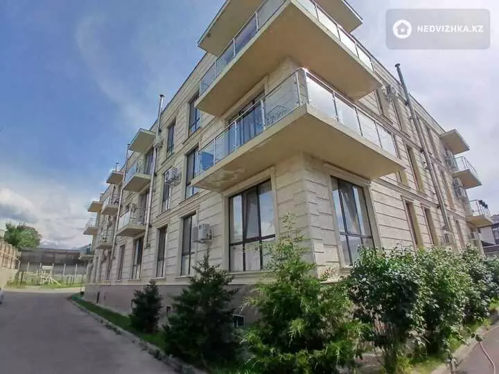 2-комнатная квартира, этаж 3 из 3, 58 м², фотография 2