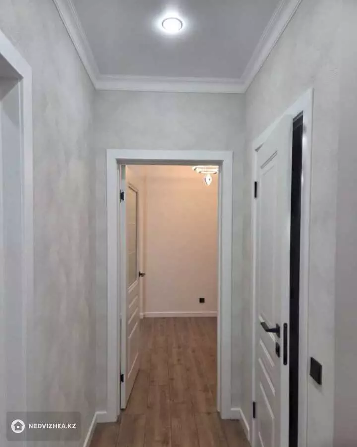 3-комнатная квартира, этаж 9 из 12, 74 м², фотография 5