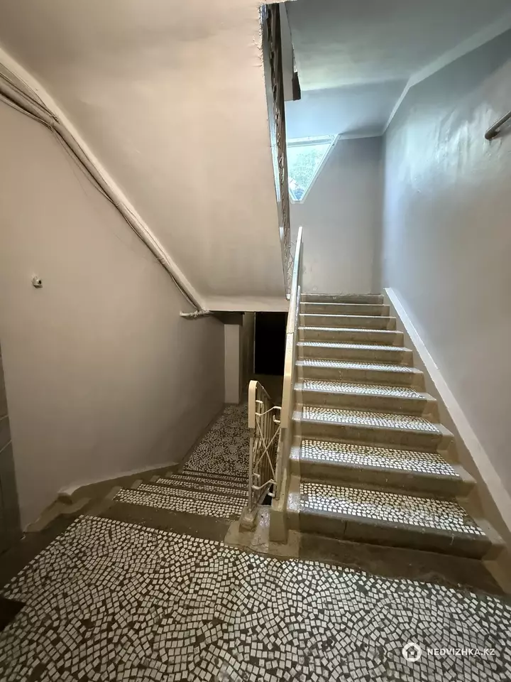 3-комнатная квартира, этаж 1 из 9, 70 м², фотография 2