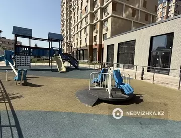 3-бөлмелі пәтер, қабат 12 барлық қабат саны 15, 73 м², 1-нобай