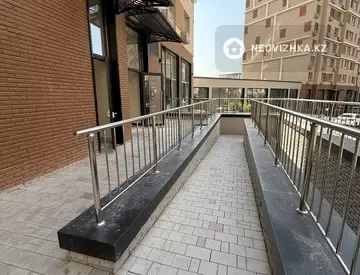 3-бөлмелі пәтер, қабат 12 барлық қабат саны 15, 73 м², 2-нобай