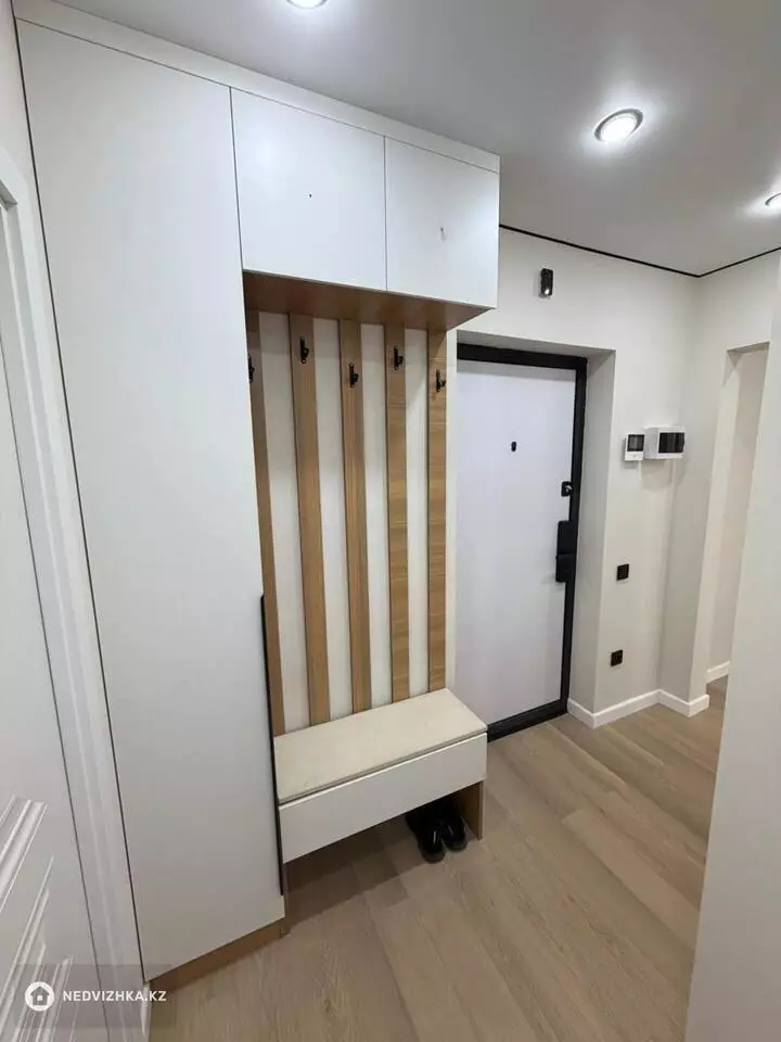 3-комнатная квартира, этаж 6 из 9, 54 м², фотография 2