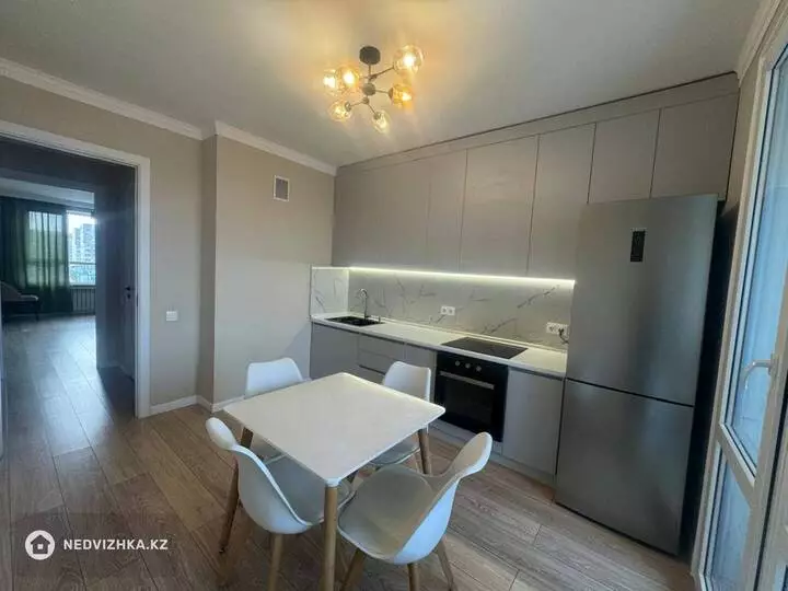 2-комнатная квартира, этаж 4 из 12, 63 м², фотография 2