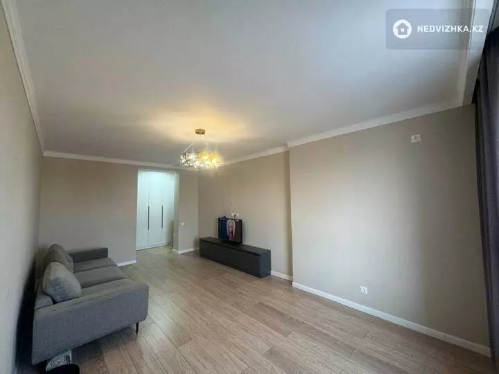 2-комнатная квартира, этаж 4 из 12, 63 м², фотография 3