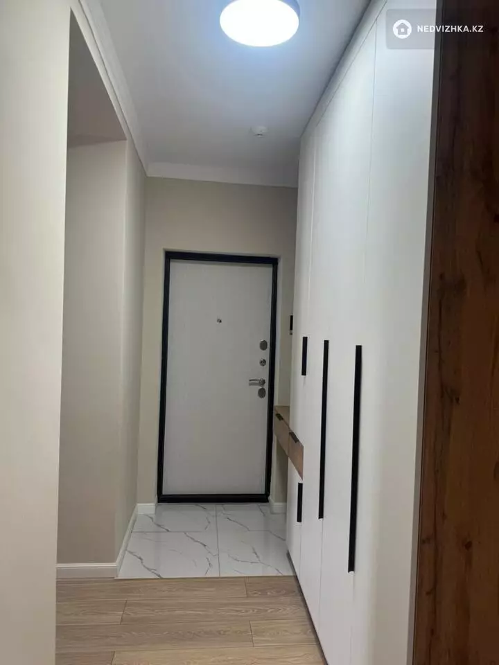2-комнатная квартира, этаж 4 из 12, 63 м², фотография 4