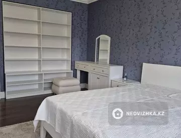 4-комнатный дом, 7.5 соток, 180 м², На длительный срок