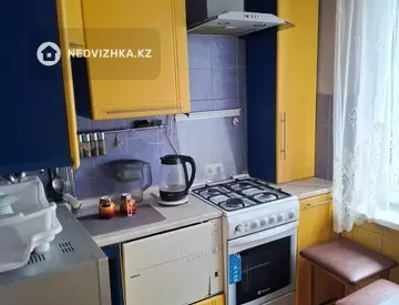 3-комнатная квартира, этаж 4 из 4, 62 м²