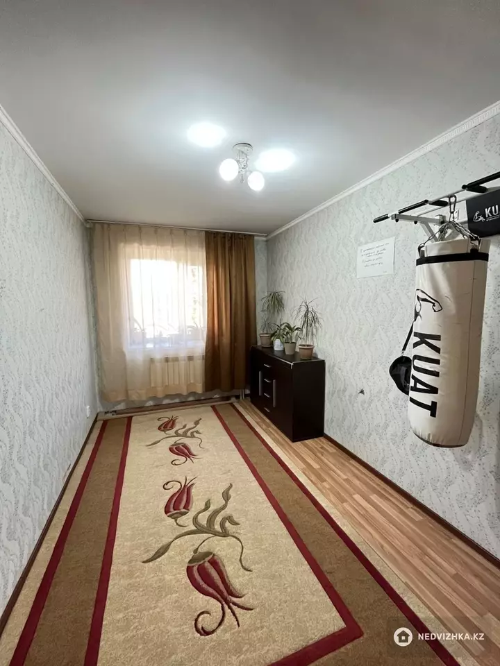 3-комнатная квартира, этаж 2 из 10, 79 м², фотография 3