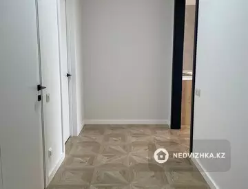 2-комнатная квартира, этаж 11 из 12, 64 м², миниатюра 2