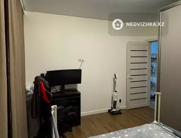 2-комнатная квартира, этаж 2 из 9, 44 м², миниатюра 3
