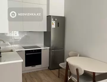 2-комнатная квартира, этаж 3 из 15, 41 м², миниатюра 3