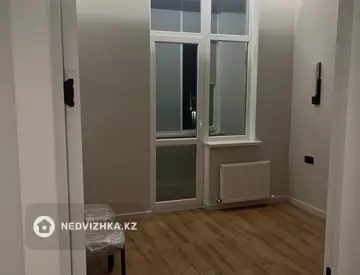2-комнатная квартира, этаж 3 из 15, 41 м², миниатюра 11