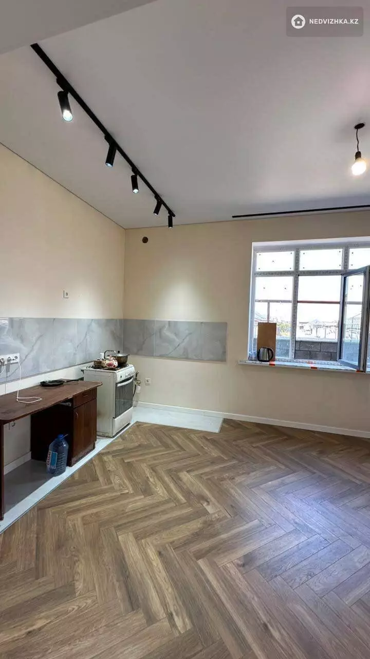 9-комнатный дом, 5 соток, 291 м², фотография 5