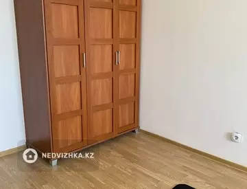 2-комнатная квартира, этаж 10 из 14, 61 м², На длительный срок