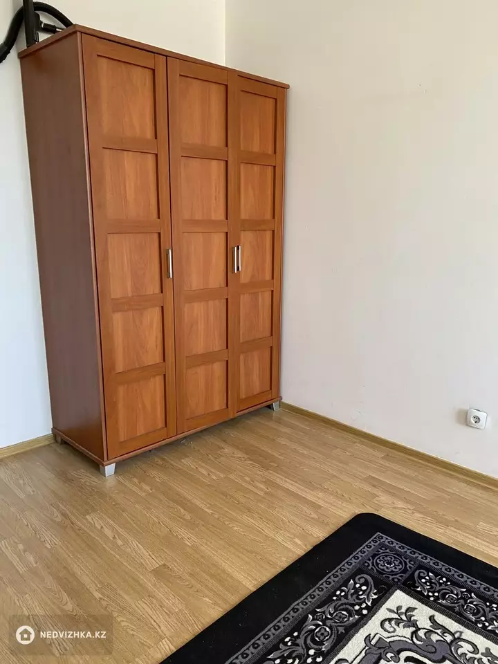 2-комнатная квартира, этаж 10 из 14, 61 м², На длительный срок, фотография 2