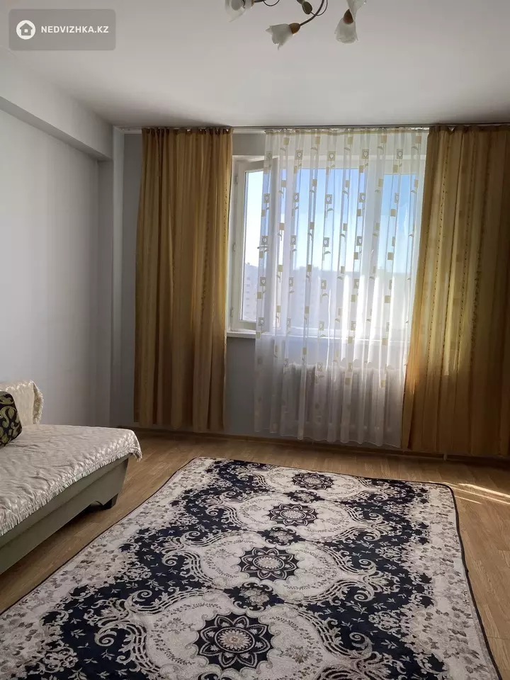 2-комнатная квартира, этаж 10 из 14, 61 м², На длительный срок, фотография 3