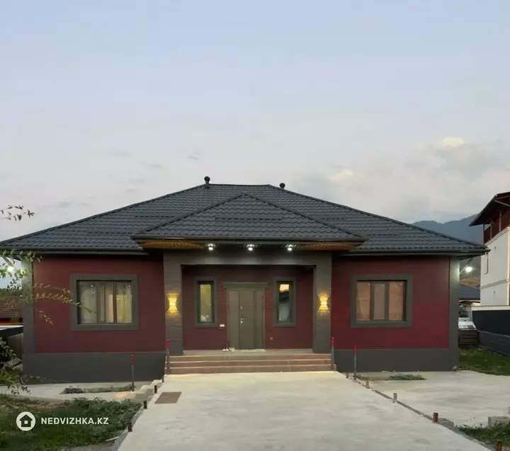 6-комнатный дом, 8 соток, 180 м², фотография 2