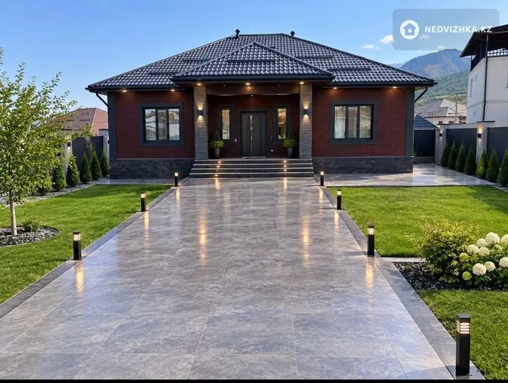 6-комнатный дом, 8 соток, 180 м²