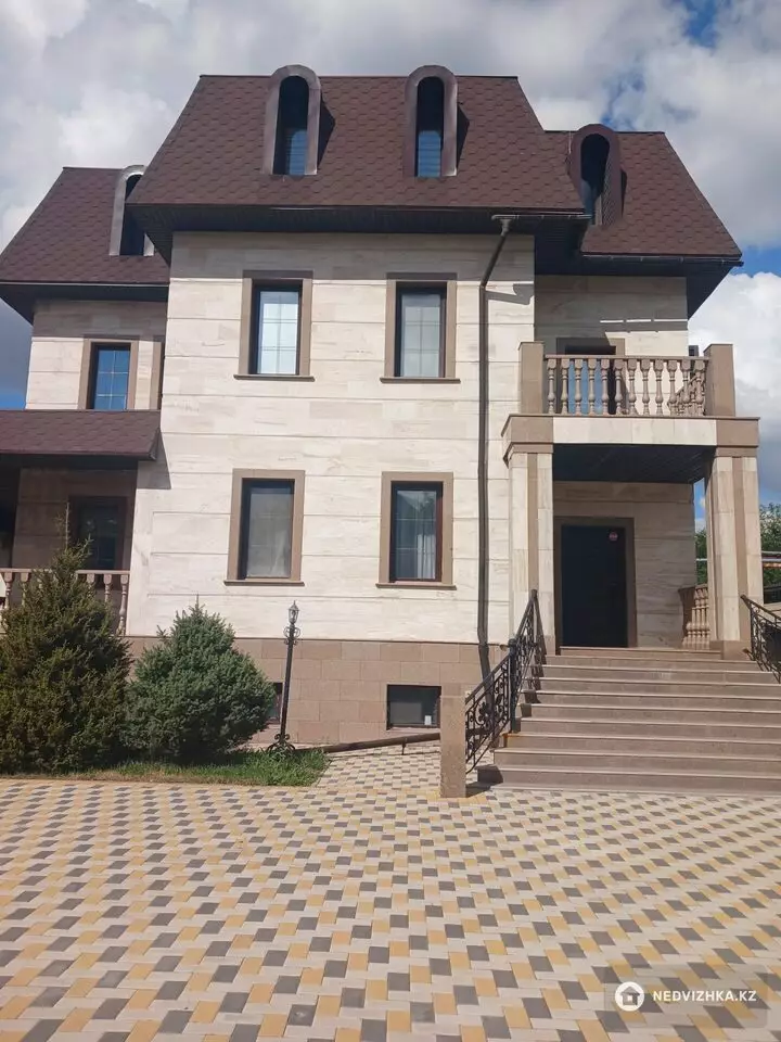 6-комнатный дом, 24 соток, 678 м², фотография 2