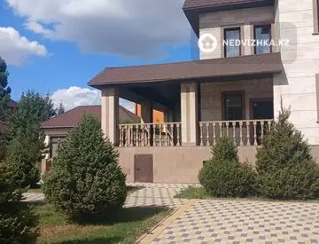 6-комнатный дом, 24 соток, 678 м²