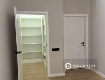 2-комнатная квартира, этаж 2 из 9, 60 м², миниатюра 4