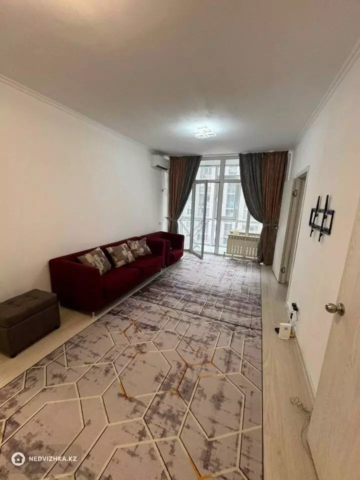3-комнатная квартира, этаж 5 из 12, 70 м², На длительный срок