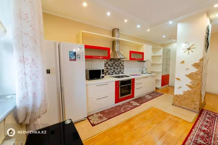 2-комнатная квартира, этаж 9 из 16, 96 м², На длительный срок, фотография 5