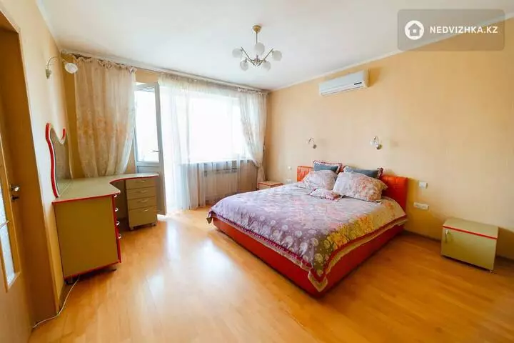 2-комнатная квартира, этаж 9 из 16, 96 м², На длительный срок, фотография 3