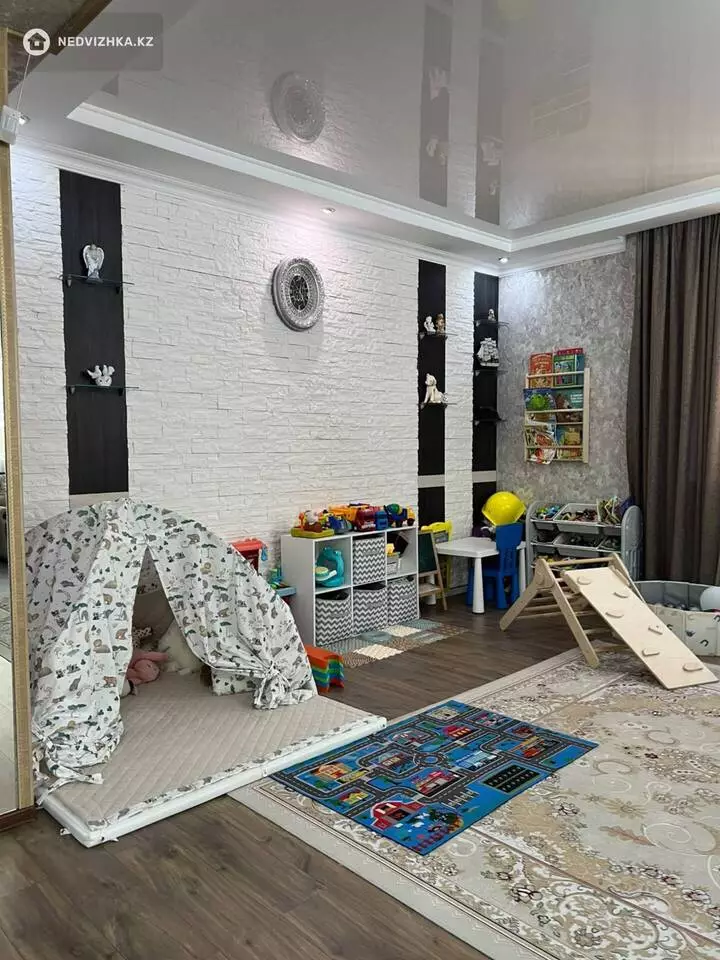 4-комнатный дом, 3.5 соток, 225 м², фотография 3