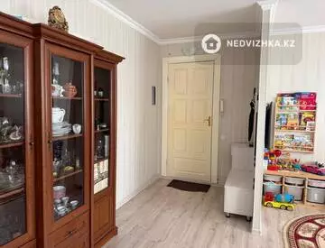 2-комнатная квартира, этаж 4 из 5, 58 м²