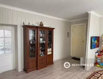 2-комнатная квартира, этаж 4 из 5, 58 м²