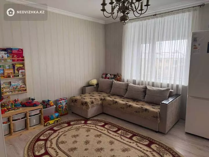 2-комнатная квартира, этаж 4 из 5, 58 м², фотография 5