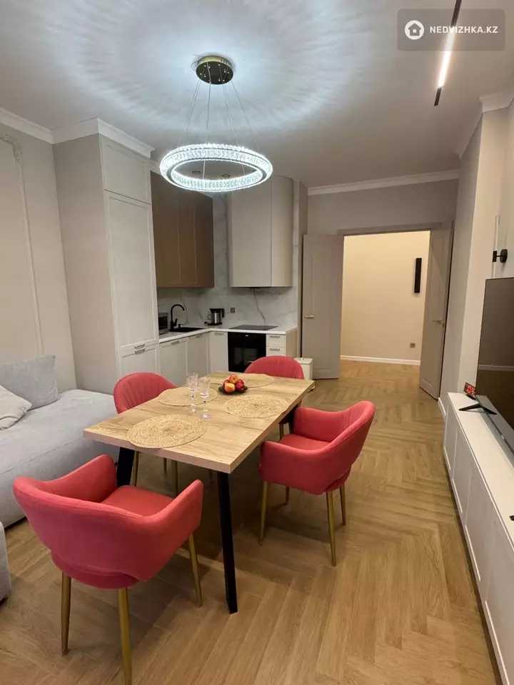 3-комнатная квартира, этаж 9 из 17, 75 м², фотография 2