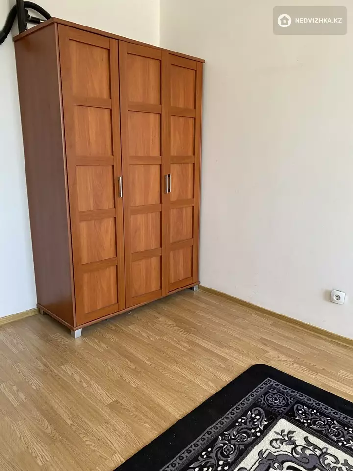 2-комнатная квартира, этаж 10 из 14, 61 м², На длительный срок, фотография 2