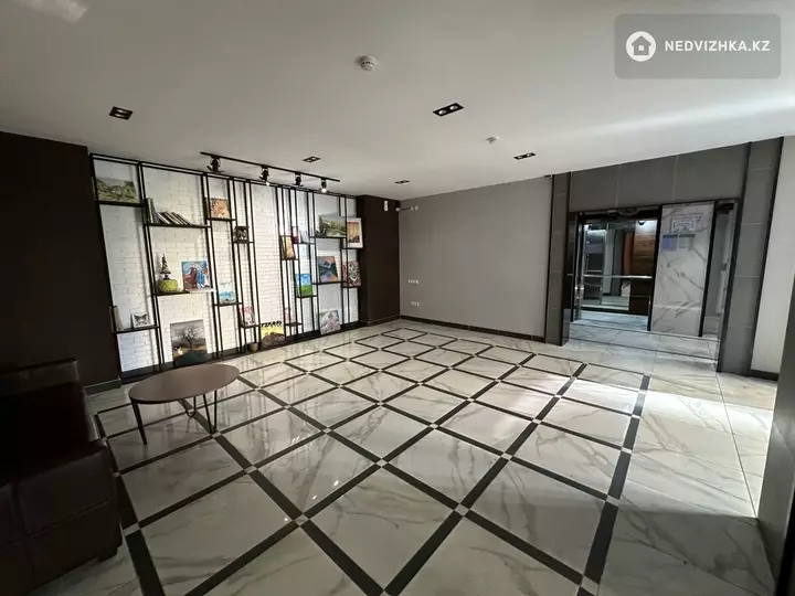 2-комнатная квартира, этаж 4 из 12, 72 м²