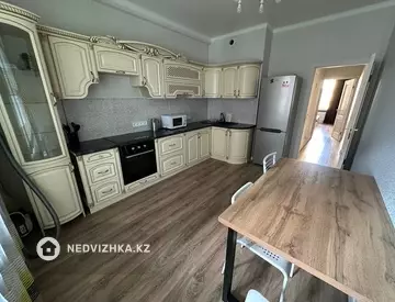 2-комнатная квартира, этаж 4 из 12, 72 м², миниатюра 2