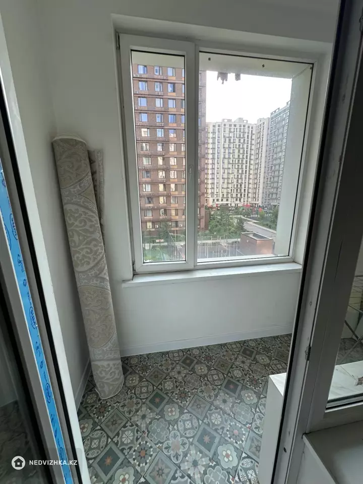 2-комнатная квартира, этаж 4 из 12, 72 м², фотография 4