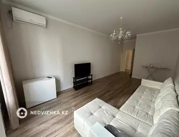 2-комнатная квартира, этаж 4 из 12, 72 м², миниатюра 10