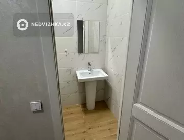 2-комнатная квартира, этаж 4 из 12, 72 м², миниатюра 12